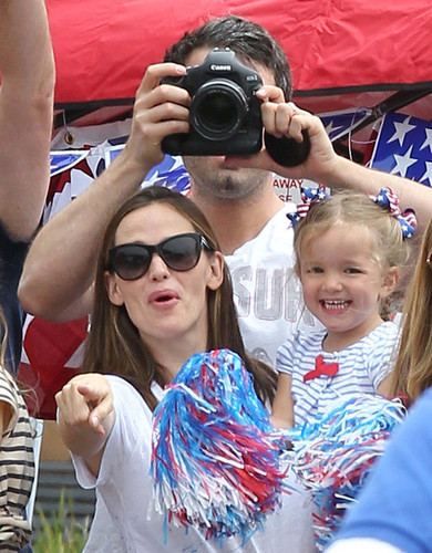  Ben and Jen with their 3 kids watch 4th of july parede