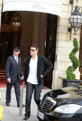  Cory & Lea Leave Their Hotel in Paris -June 3, 2012