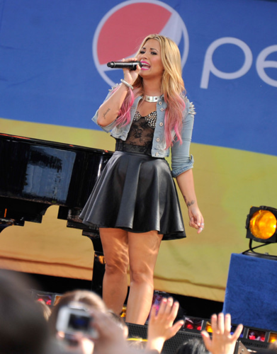  Demi - 'Good Morning America' Summer کنسرٹ Series - July 06, 2012