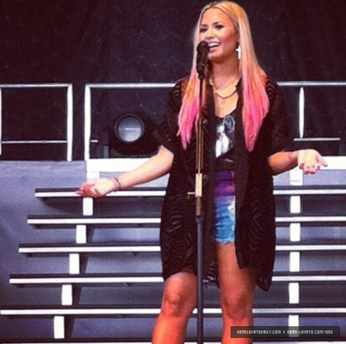  Demi - Summer Tour - Soundchecks - Molson Canadian Amphitheatre Toronto, CA - July 03, 2012
