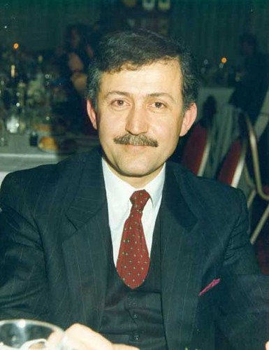  Dr. Ahmet Taner Kışlalı, (d. 10 june 1939, Zile, Tokat – ö. 21 september 1999, Ankara