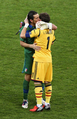  Euro 2012 final: Spain v Italy - Casillas celebrating victory
