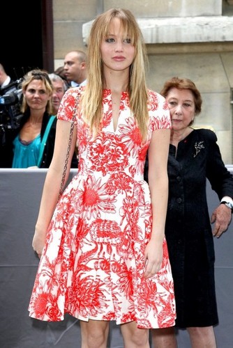  Jennifer arriving at the Christian Dior Haute-Couture fashion Показать in Paris - 02/07/12.
