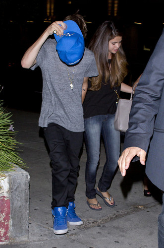  Justin & Selena cena data at rosa Pepper last night