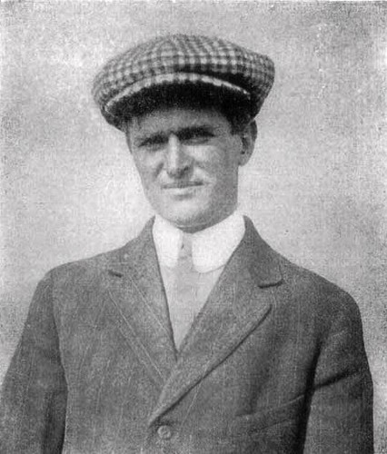  ইংল্যাণ্ডের লিংকনে তৈরি একধরনের ঝলমলে সবুজ রঙের কাপড় J. Beachey (March 3, 1887 – March 14, 1915)