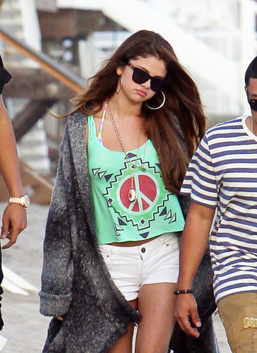  Selena - At Ashley’s party with Alfredo and Quincy - July 02, 2012