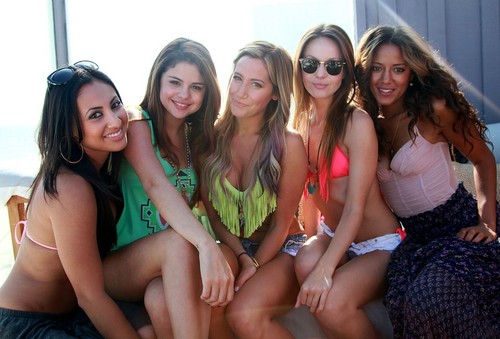  Selena Gomez, Ashley Tisdale, Francia Raisa, Sammy Droke and Heather Hemmons