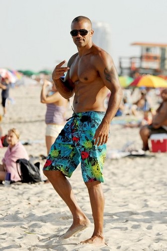  Shemar Moore on the ビーチ