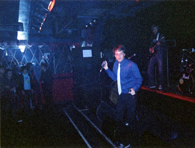  The Killers live at the Blow Up Metro Club, Luân Đôn September 18, 2003