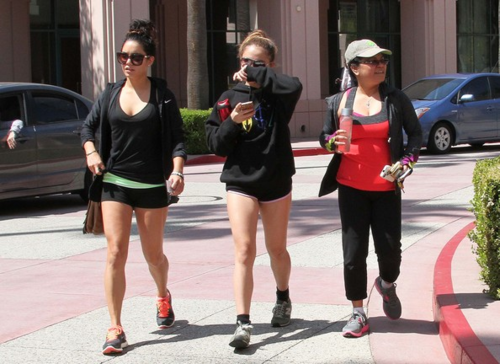  Vanessa - Heading to the gym in LA - May 17, 2012