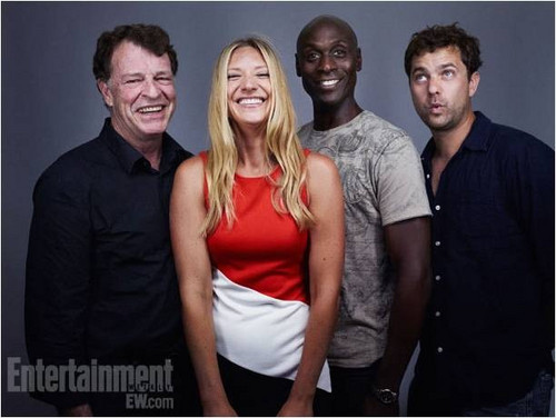 'Fringe' Cast Portrait @ Comic Con 2012