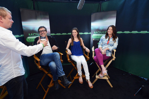  "Hunger Games" Tributes Visit The filmes On Demand Lounge At Comic Con