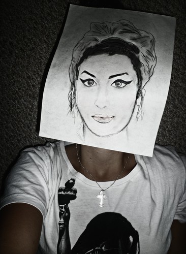  Amy Winehouse charcoal