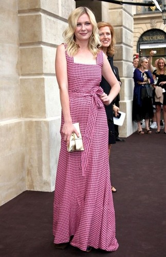  Arrivals at the Louis Vuitton mostrar [July 4, 2012]
