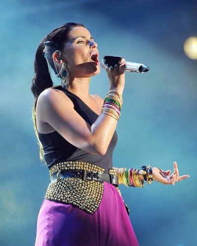  Celebs Perform at the Isle of 音乐电视 [June 26, 2012]