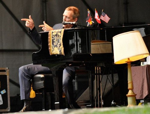  Hugh Laurie संगीत कार्यक्रम at the "Stadtpark Freilichtbühne" - Hamburg 15.07.2012