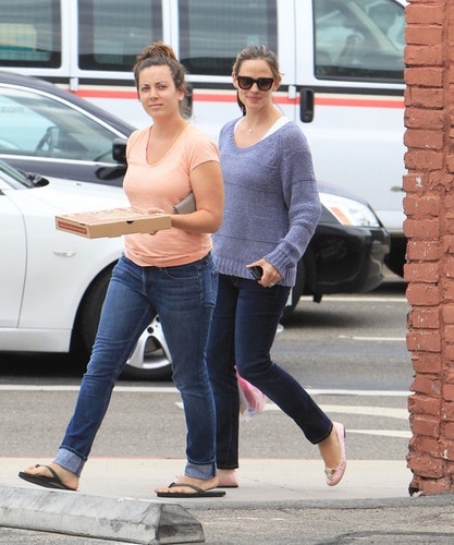  Jennifer Garner Has A Mommy/Daughter hari [July 13]