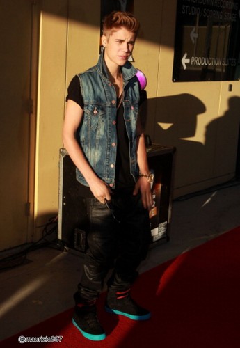 Justin Bieber Live Red Carpet,australia,, 2012