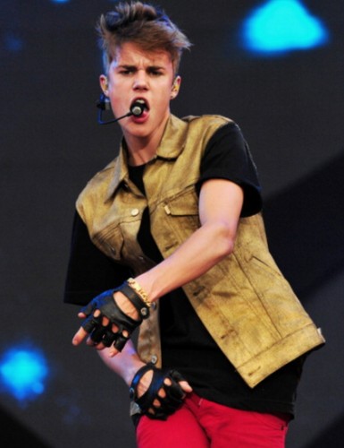  Justin Performing at 音乐电视 World Stage live in Malaysia