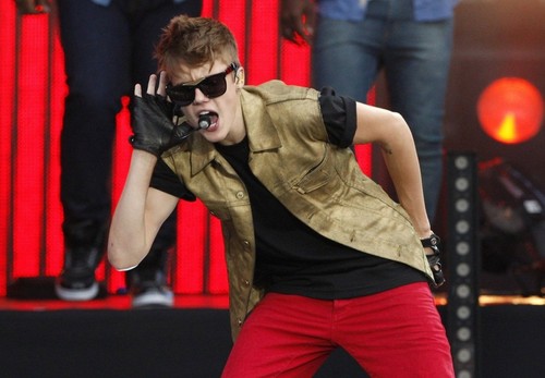  Justin Performing at MTV World Stage live in Malaysia