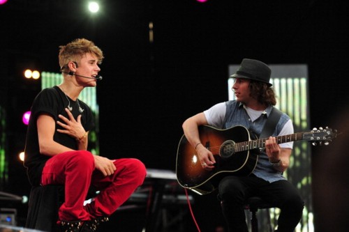 Justin Performing at MTV World Stage live in Malaysia views