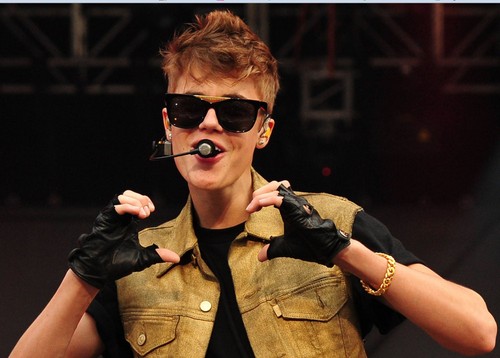 Justin Performing at MTV World Stage live in Malaysia 