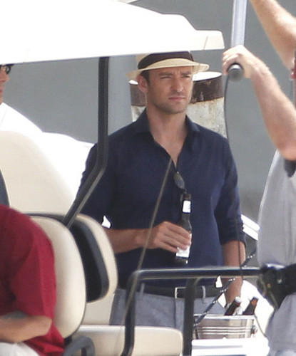 Justin Timberlake Throws Back A Cold One [June 26, 2012]