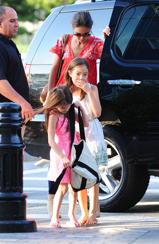  Katie And Suri At Chelsea Piers In New York [July 12]