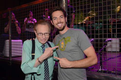 Larry King and Zachary Levi