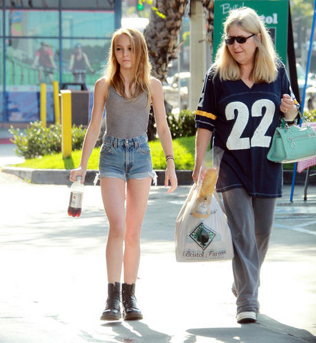 Lily Rose Melody Depp on California, Los Angeles 07.06.12