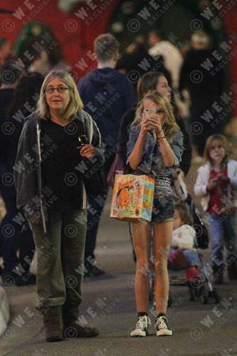 Lily-rose on shopping in Los Angeles, California - 11.08.2011