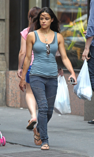 Michelle - Out for dinner in New York City - July 02, 2012