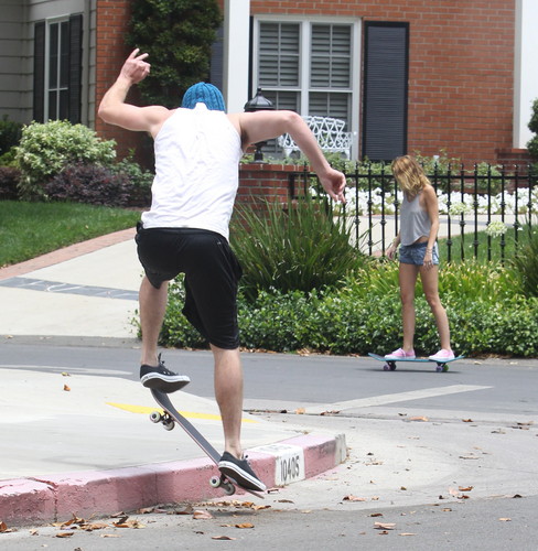  Miley Cyrus - Skateboarding with Liam in Toluca Lake [13th July]