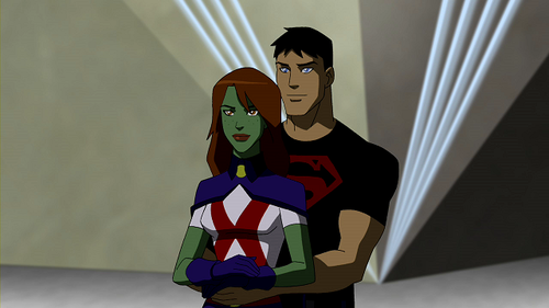  Miss_Martian_and_Superboy