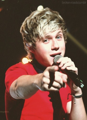 Niall 歌う ♥