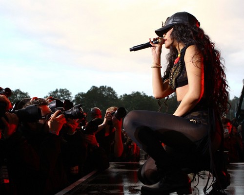  Performs Barclaycard Wireless Festival In ロンドン [8 July 2012]