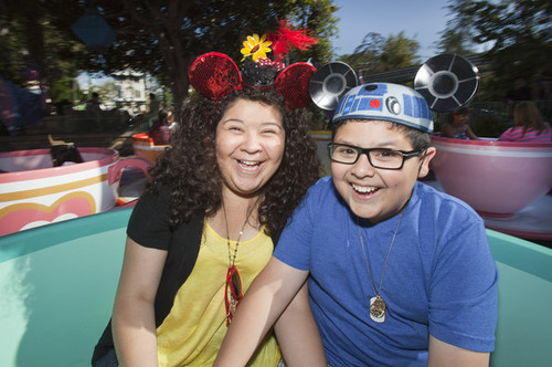 Rico Rodriguez From 'Modern Family' Rides Disneyland tee Cups With Sister Raini