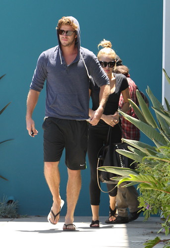  Winsor Pilates class In West Hollywood [16 July 2012]