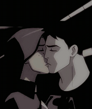 superboy and miss martian kiss