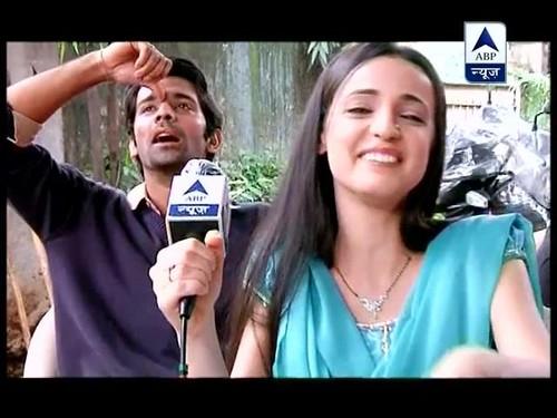  Arushi on set of IPKND with an interview