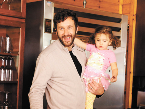  Chris O'Dowd as Alex in Marafiki With Kids.