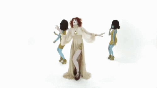  Florence Welch in 'Dog Days Are Over' Musica video