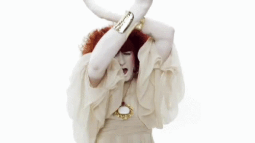  Florence Welch in 'Dog Days Are Over' muziek video