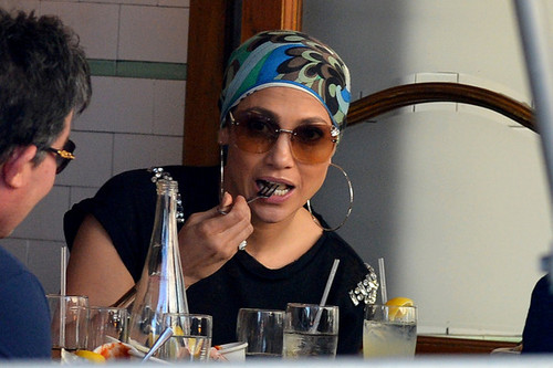  Jennifer Lopez and Casper Smart Have ужин in NYC [July 22, 2012]