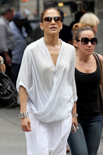  Jennifer Lopez is spotted out for a stroll on Madison Avenue [July 23, 2012]