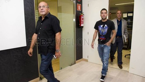  Jordi Alba arrives at the club offices
