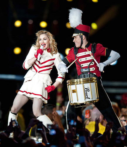 Мадонна Performs in Scotland [July 21, 2012]