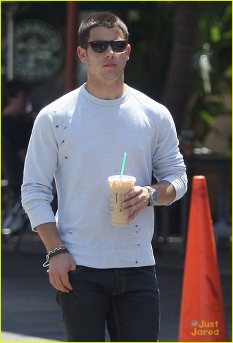  Nick Jonas Starbucks Hottie