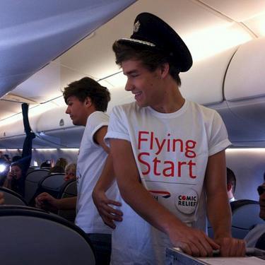  One Direction Today ♥ (Flight attendants )