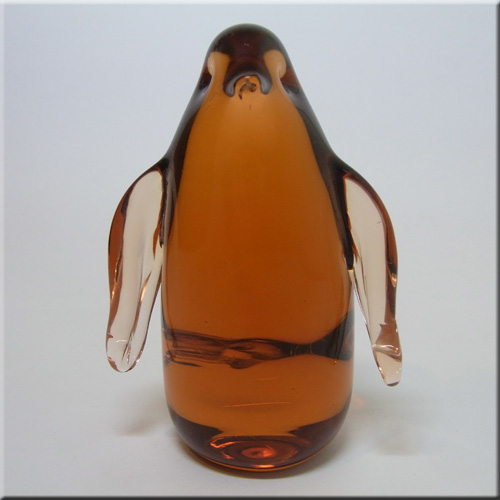  ペンギン Made of Amber?
